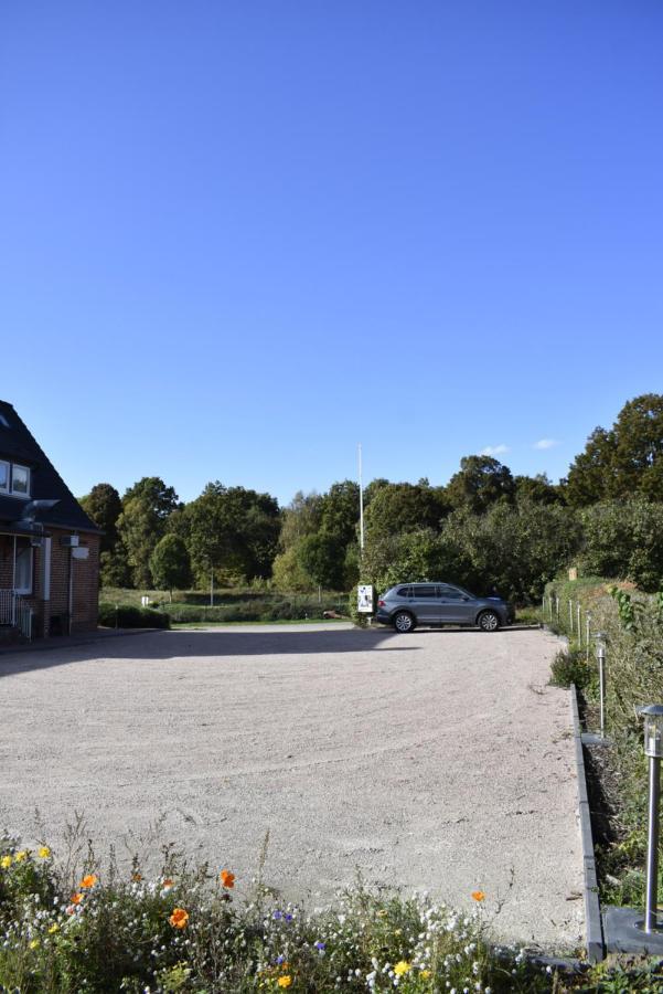 Pension Zur Schleuse Garni Am Elbe Luebeck - Kanal In Witzeeze Eksteriør bilde