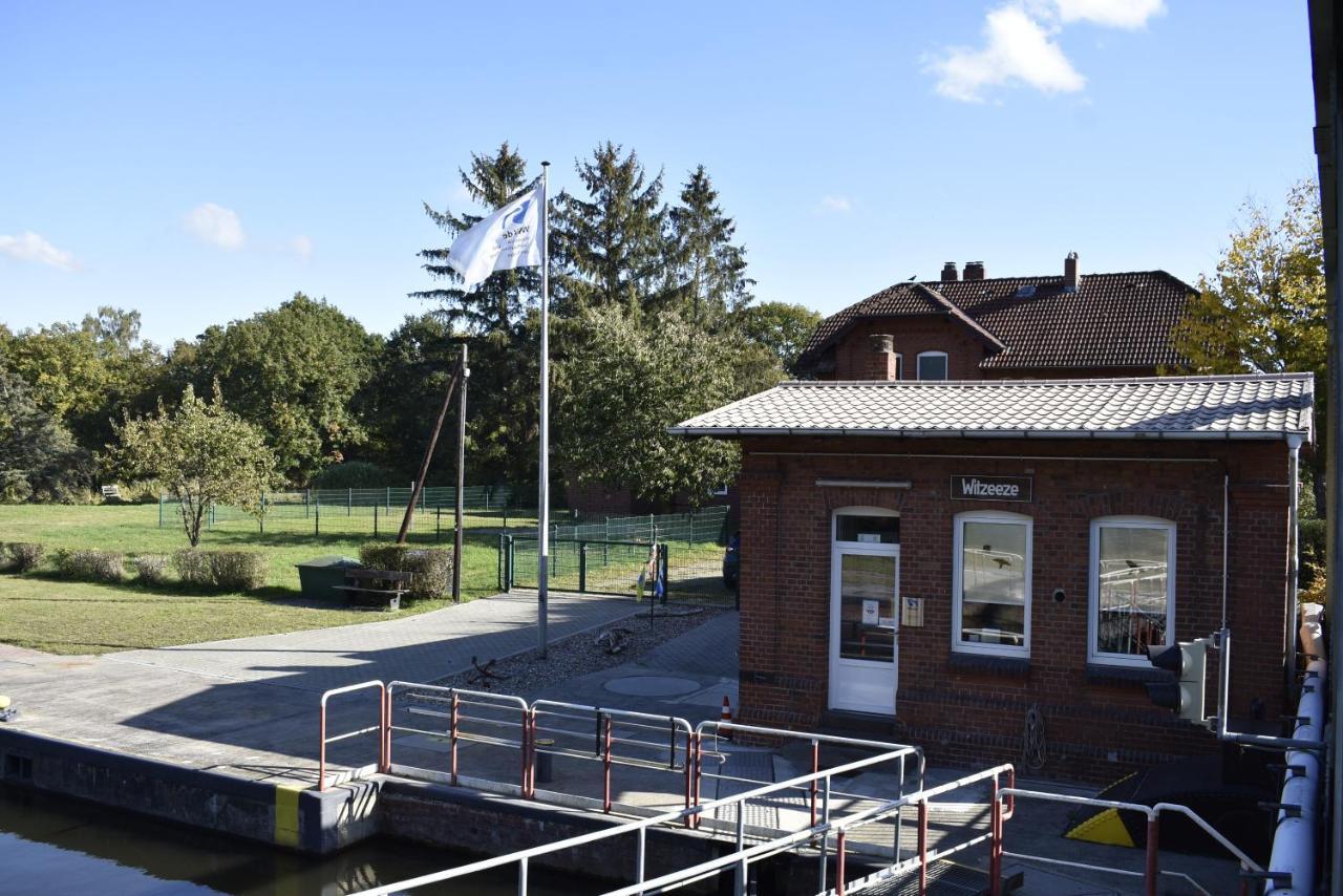 Pension Zur Schleuse Garni Am Elbe Luebeck - Kanal In Witzeeze Eksteriør bilde